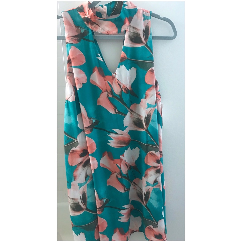 NWT Floral Keyhole Sundress